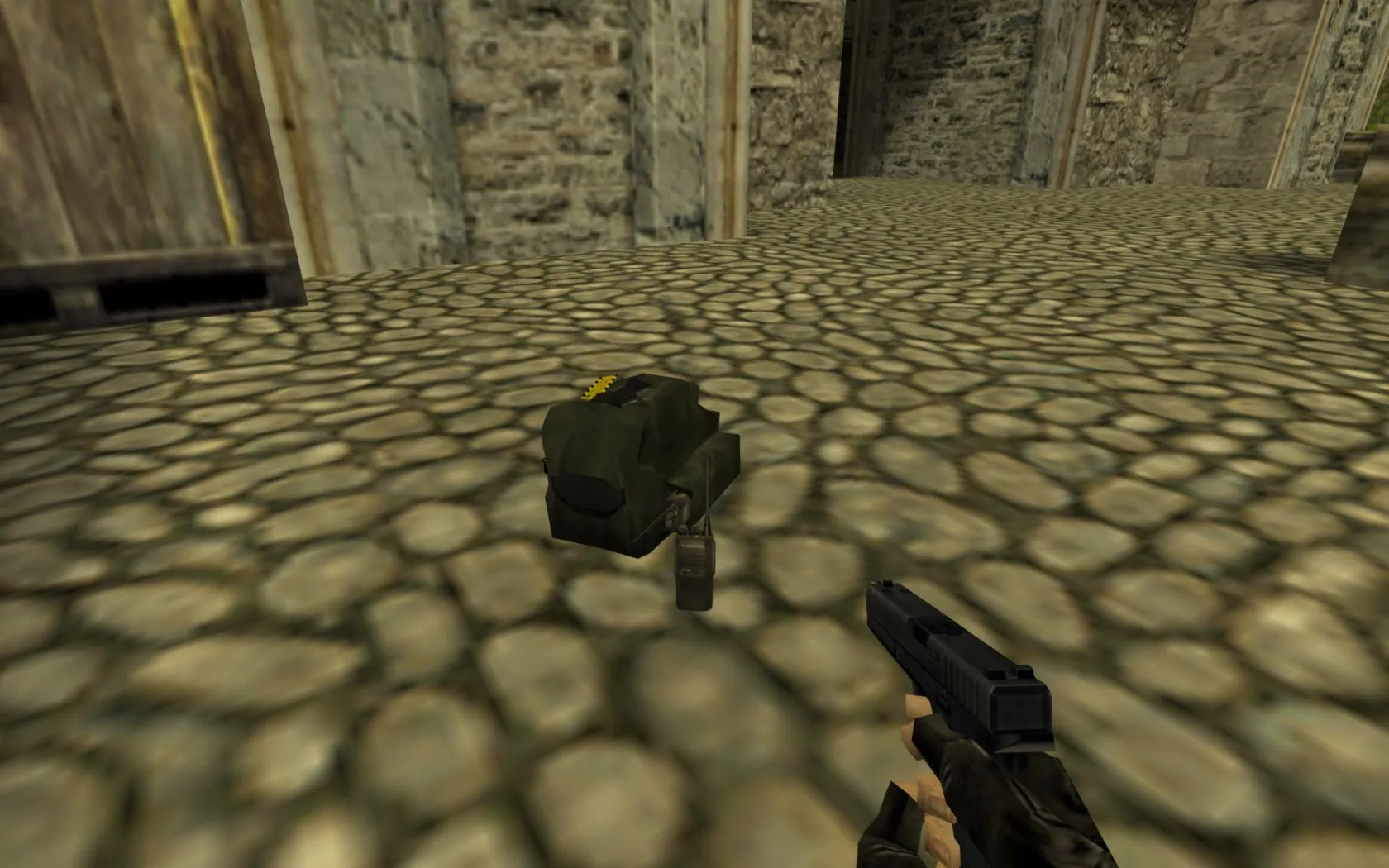 Модель v_ BackPack Partial reskin and hack для CS 1.6: p_ и w_ файлы, звуки, анимации осмотра — скриншот 13
