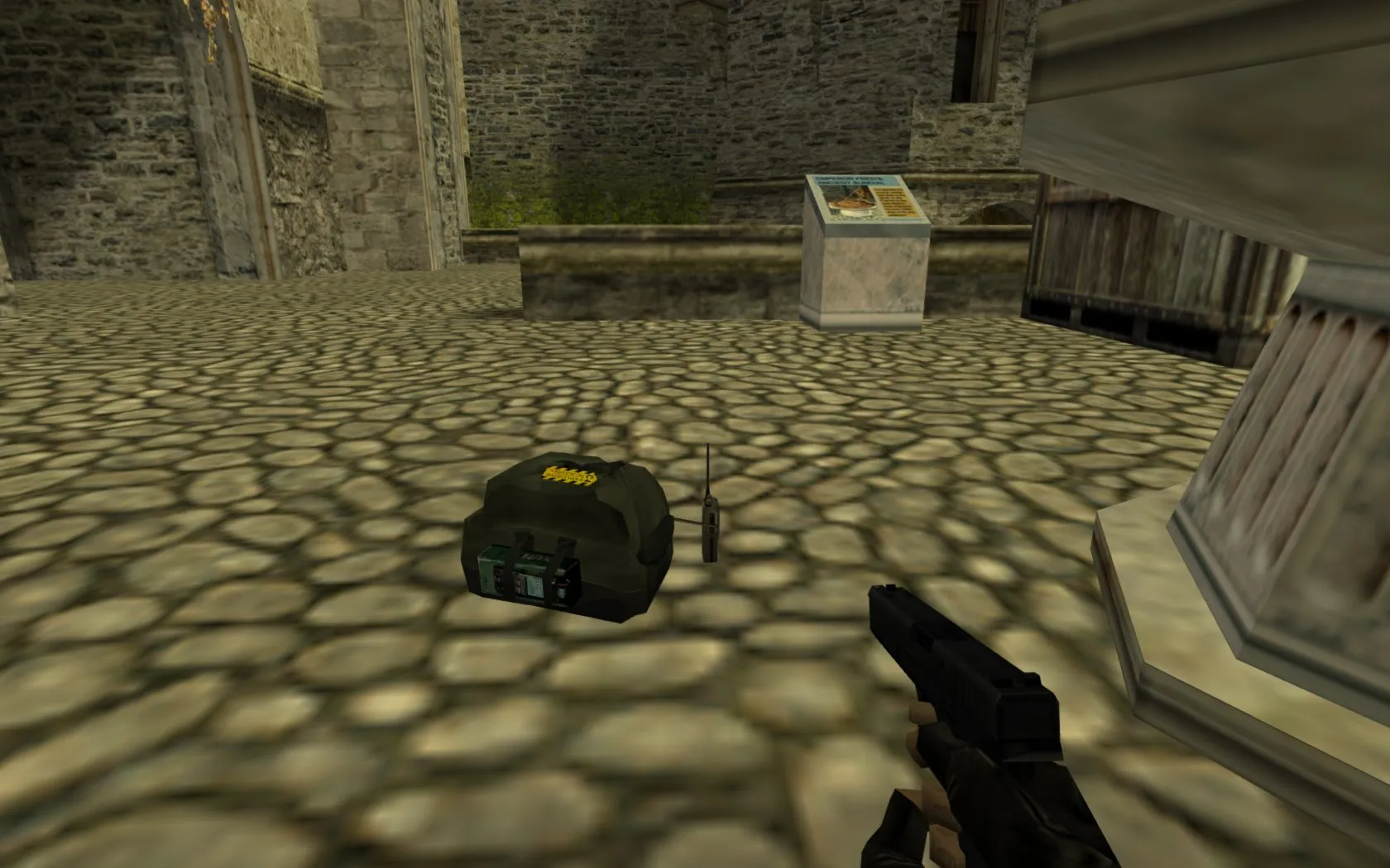 Модель v_ BackPack Partial reskin and hack для CS 1.6: p_ и w_ файлы, звуки, анимации осмотра — скриншот 11