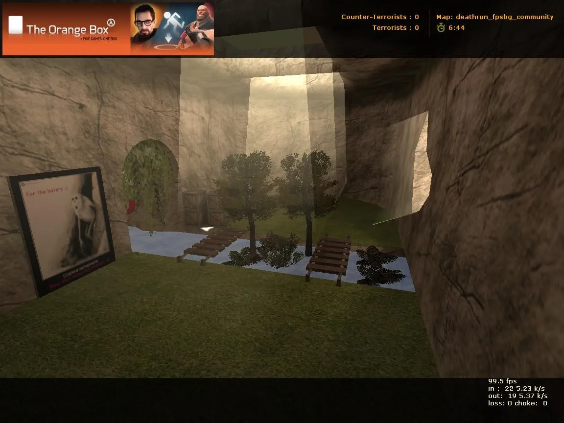 Скачать deathrun_fpsbg_community для CS 1.6: Deathrun карта, точки, боты .nav, оптимизация wpoly/epoly - Скриншот